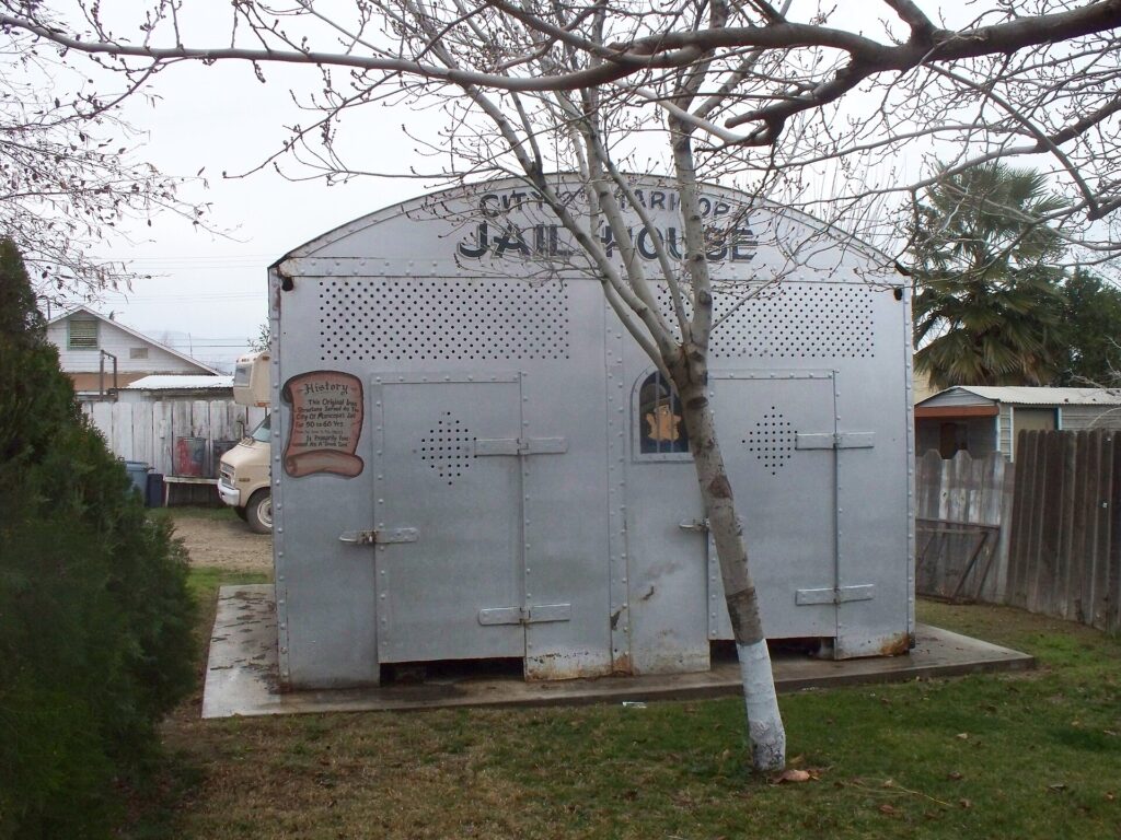 Historic jail house in Maricopa, California. Wikimedia Commons photo; see source license.