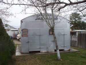 Historic jail house in Maricopa, California. Wikimedia Commons photo; see source license.