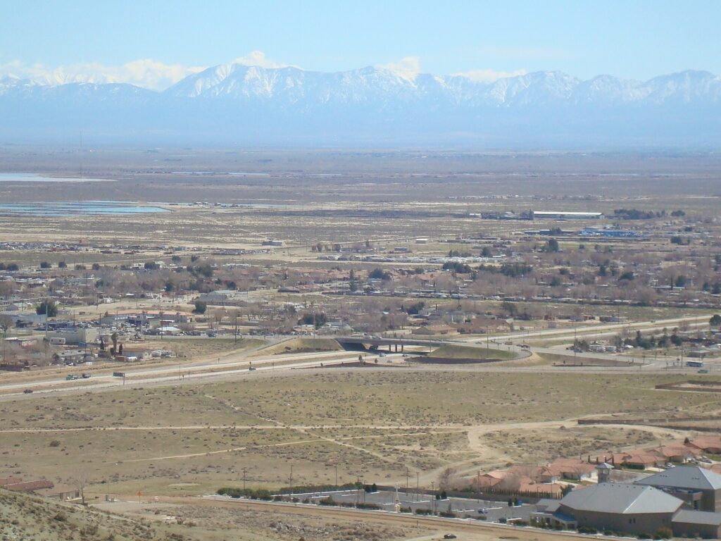 View of Rosamond from an adjacent hill. Photo by SkiDragon, CC BY-SA 3.0.